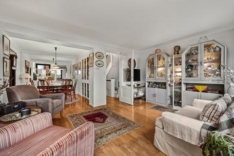 undefined, Ferry Street, London