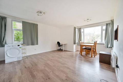 2 bedroom flat to rent, St Andrews Court, Grove Park, London, W4