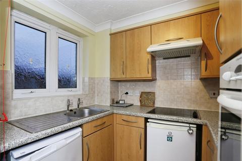 1 bedroom apartment for sale, Perrin Court, Ashford TW15