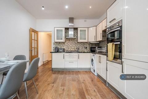 3 bedroom apartment to rent, Morieux Road, London E10