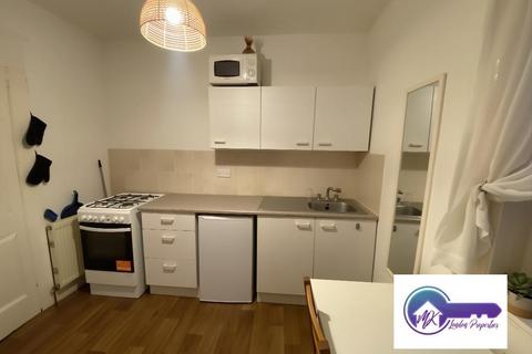 Studio to rent, London NW1