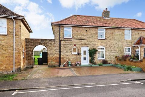 3 bedroom semi-detached house for sale - Milner Crescent, Aylesham, Canterbury, Kent, CT3 3BH