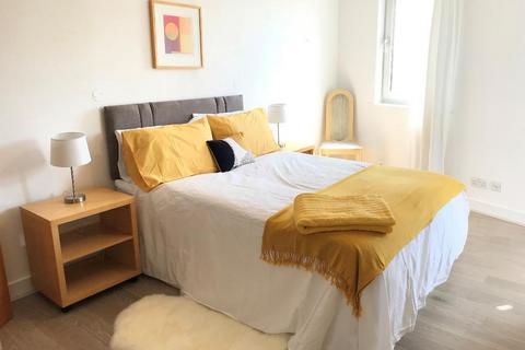 1 bedroom flat to rent, 15 New Atlas Wharf, Arnham Place, Westferry, Canary Wharf, Isle dogs, London, E14 3SS