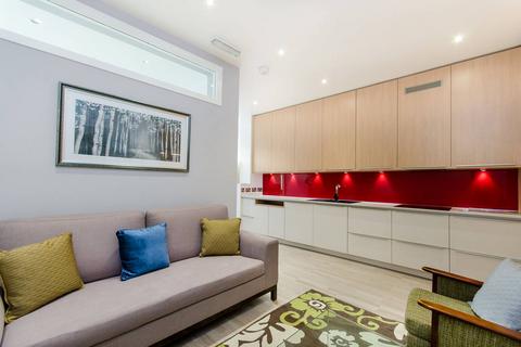 undefined, Putney Bridge Road, Putney, London, SW15