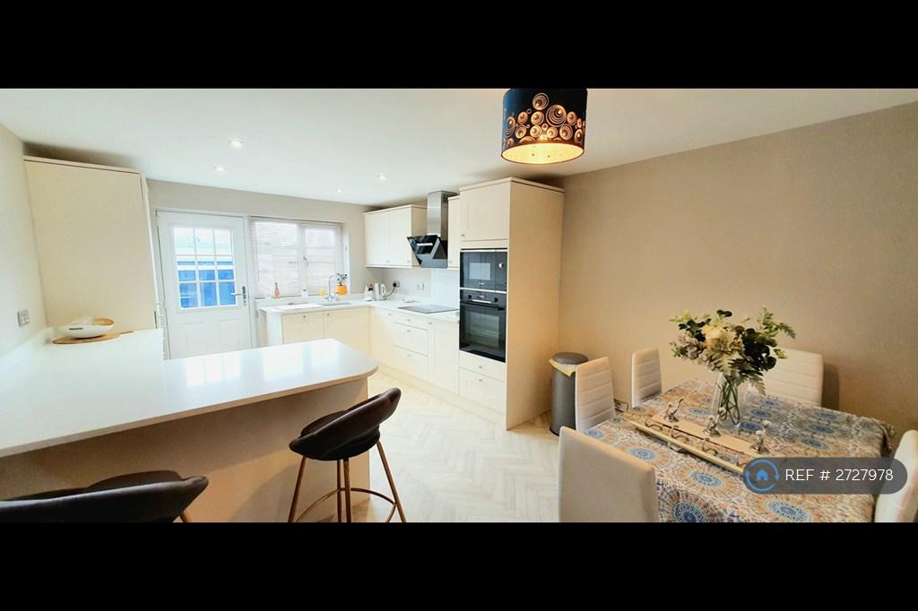 Breakfast Bar /Dining Table