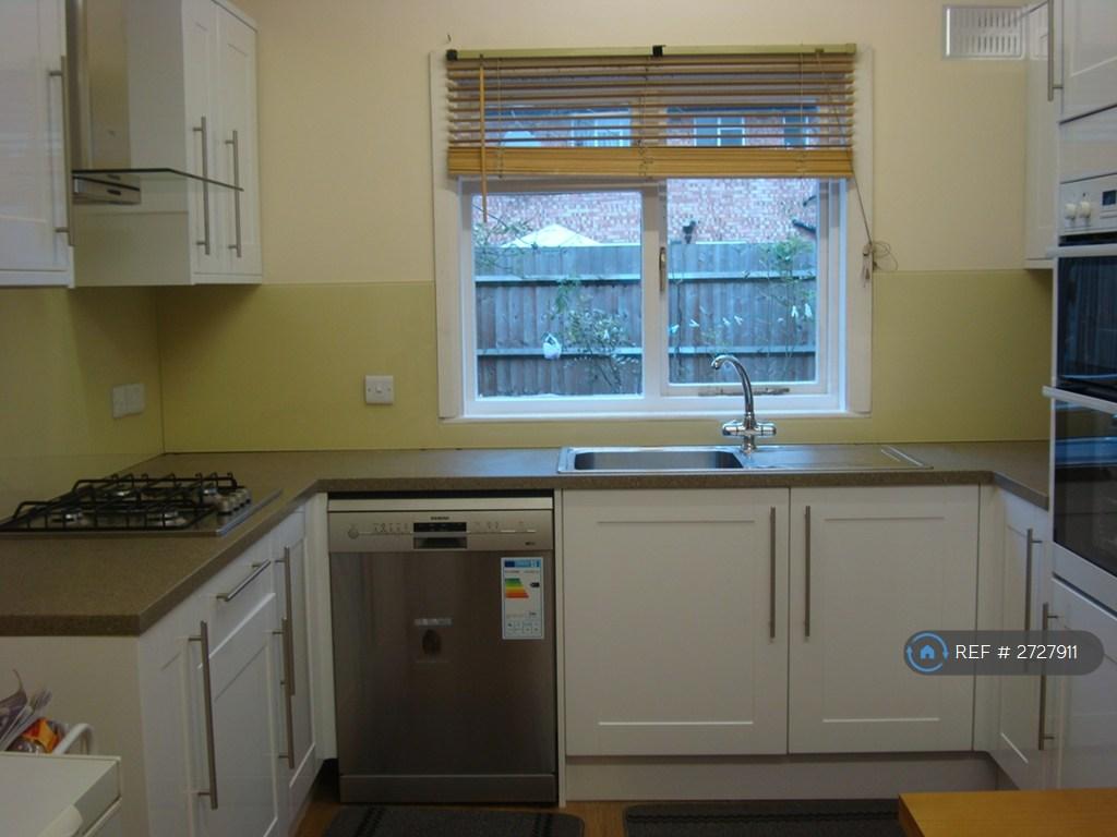 Kitchen Pic 1