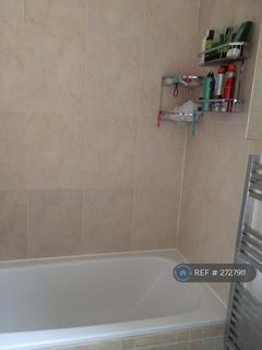 1 bedroom in a house share to rent, Gladstone Avenue, London, N22