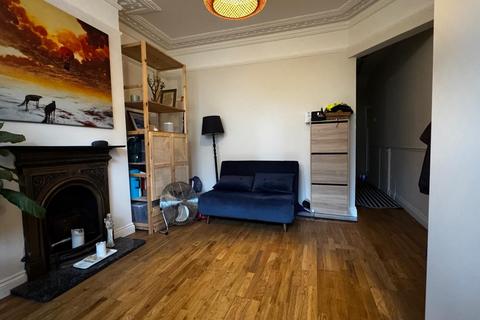 2 bedroom flat to rent, Thorney Hedge Road, Chiswick, W4