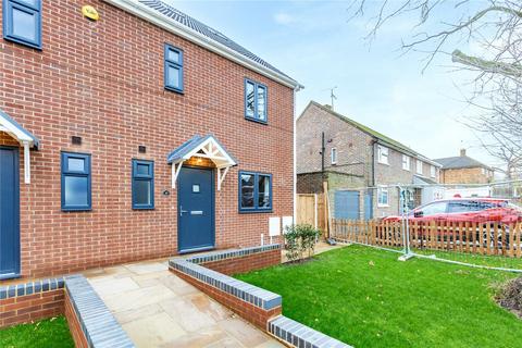 Wrexham Road, Noak Hill, RM3