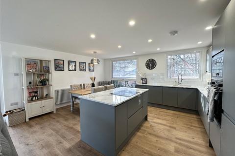 undefined, Lake View Court, Leeds, West Yorkshire