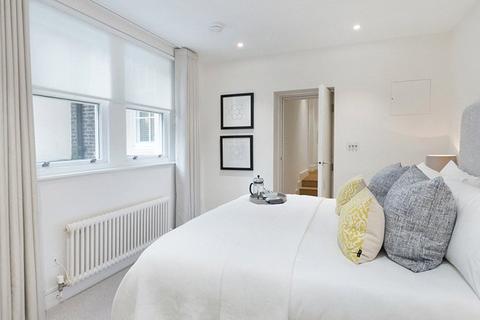 undefined, Eaton Square, London, SW1W