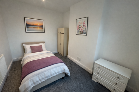 undefined, 120 Milton Walk, Room 3