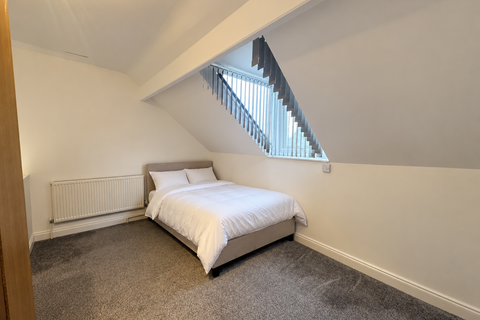 1 bedroom in a house share to rent, 120 Milton Walk, Room 5