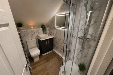 1 bedroom in a house share to rent, 120 Milton Walk, Room 5