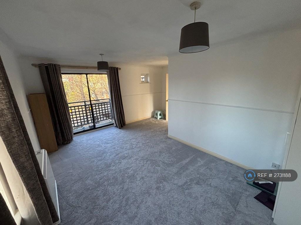 Living Room (Unfurnished)