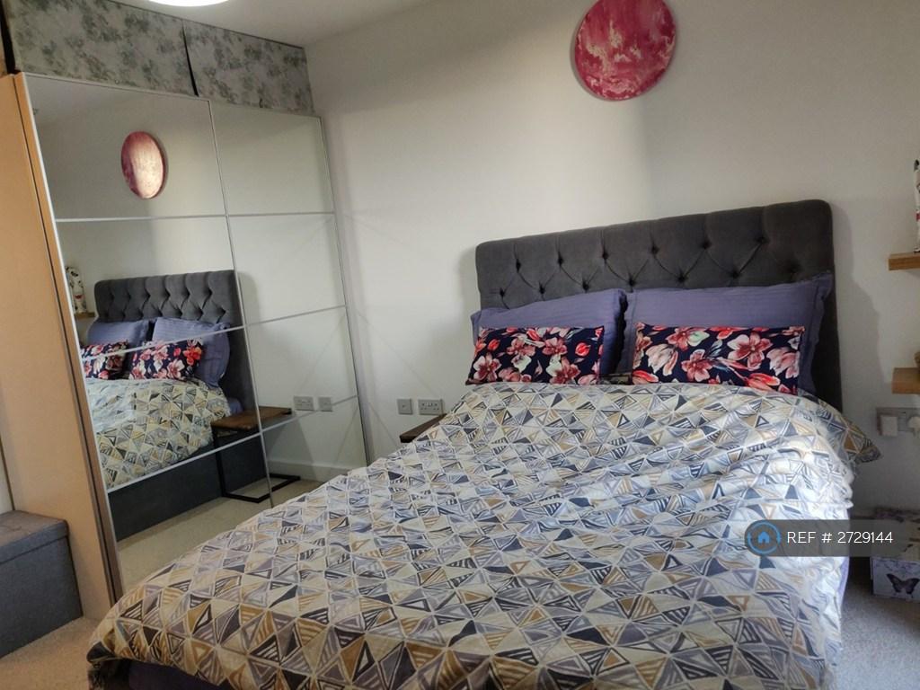 Master Bedroom With Wardrobe