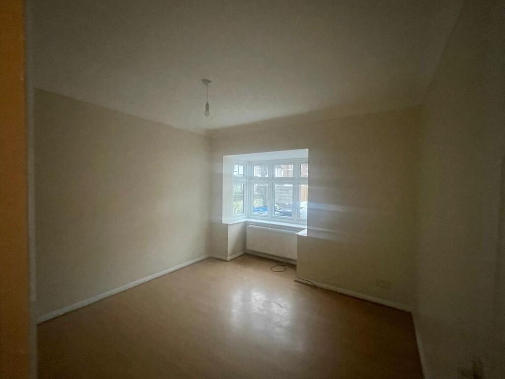 Bedroom 4.jpg