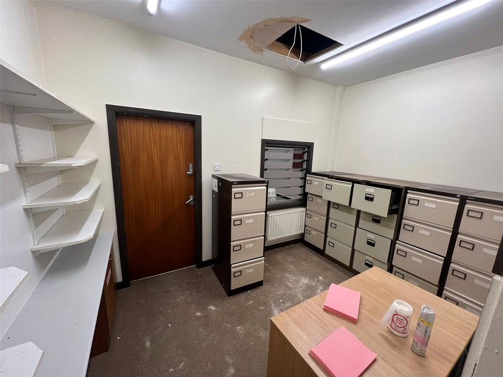 Room 8