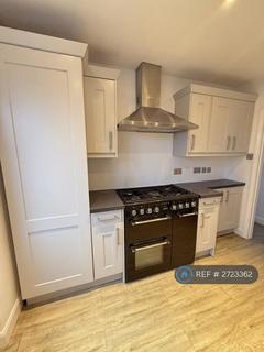 3 bedroom end of terrace house to rent, Pickwick Crescent, Rochester, ME1