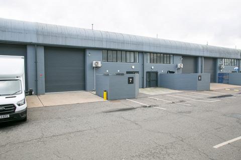 Distribution warehouse to rent, Landmann Way London SE14 5RS