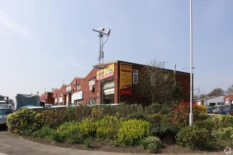 Warehouse to rent, Tait Rd Croydon CR0 2DP