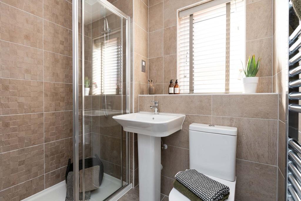 A handy ensuite serves the main bedroom