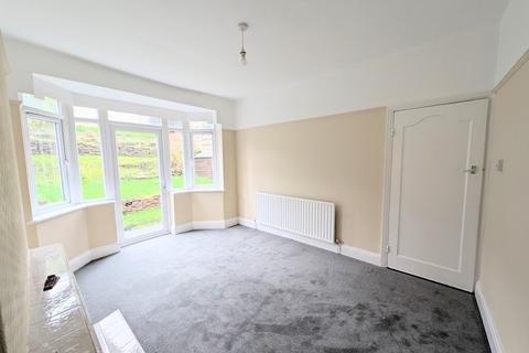 3 bedroom semi-detached house to rent, Exton Road, Nottingham, NG5 1HA