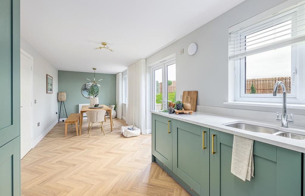 And enjoy family dinners in the sociable...