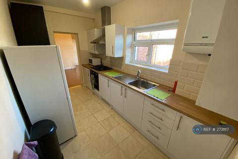3 bedroom flat to rent, Doncaster Road, Newcastle Upon Tyne, NE2