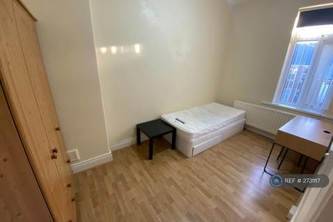 3 bedroom flat to rent, Doncaster Road, Newcastle Upon Tyne, NE2