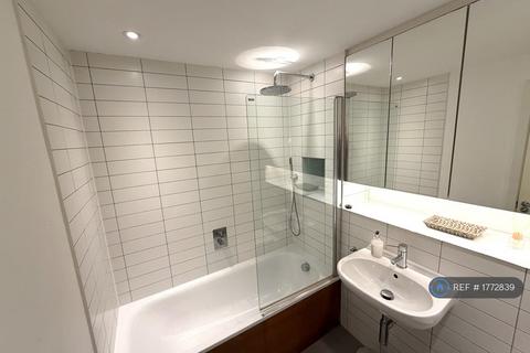 2 bedroom flat to rent, Kings Avenue, London, SW4