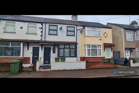 3 bedroom terraced house to rent, Walton Road, London, E12
