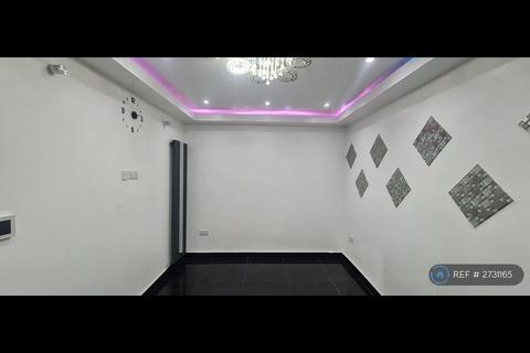 3 bedroom terraced house to rent, Walton Road, London, E12