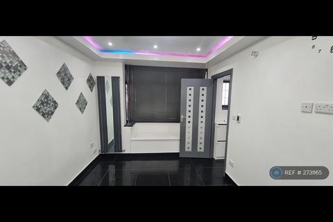 3 bedroom terraced house to rent, Walton Road, London, E12