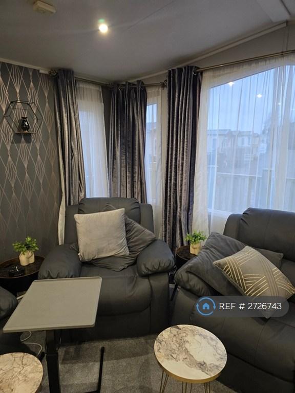Lounge 1