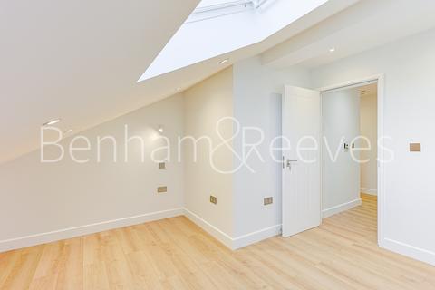 undefined, Disraeli Road, London SW15