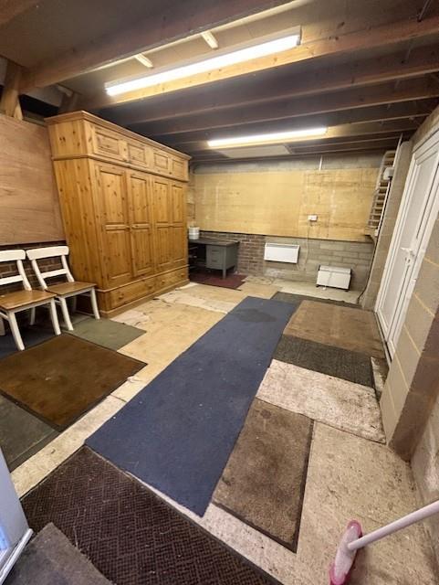 Outside building /Office/Workshop