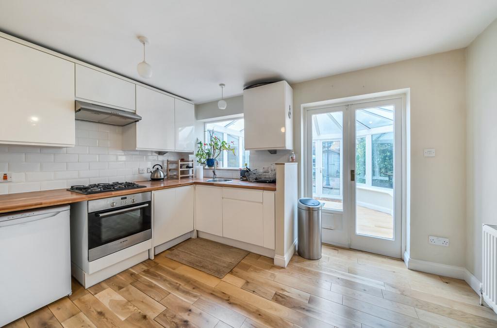 1393700 16 694298...