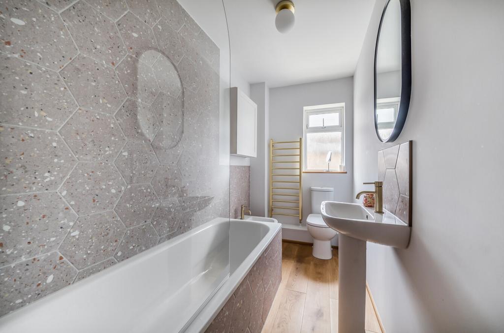 1393700-8-694297d...