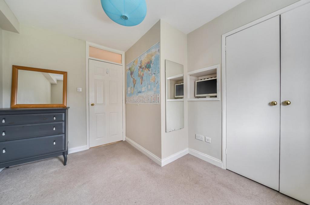 1393700 11 694298...