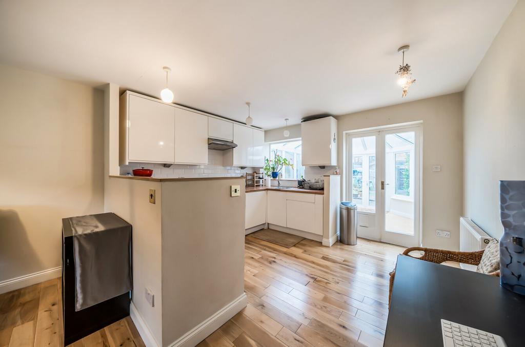 1393700 19 694299...