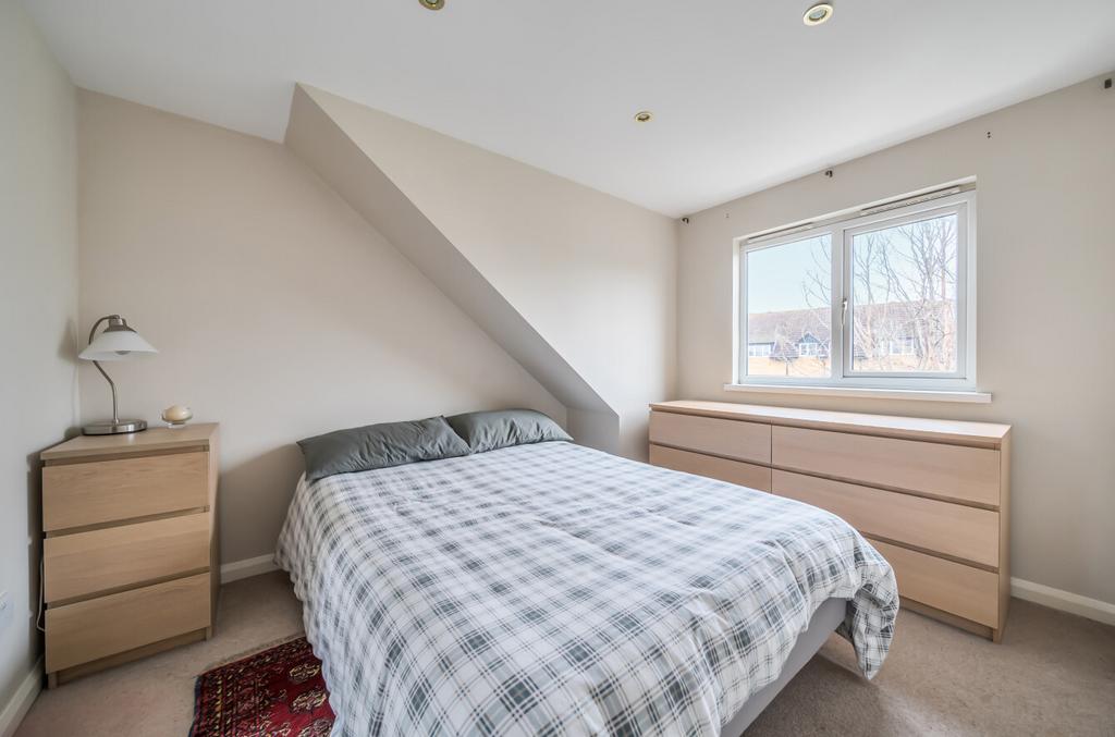 1393700 5 6942970...