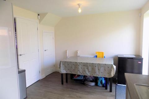 3 bedroom semi-detached house for sale, Squires Grove, Bingham, Nottingham