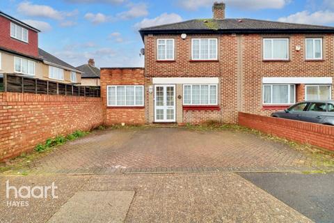 6 bedroom semi-detached house to rent, Chaucer Avenue, HAYES