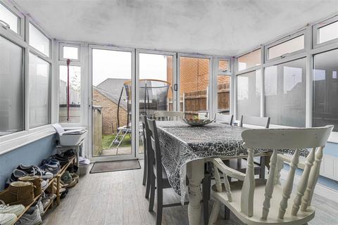 4 bedroom townhouse for sale, Ruffles Road, Haverhill CB9