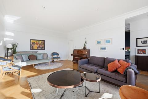 undefined, Belsize Park Gardens, London, NW3