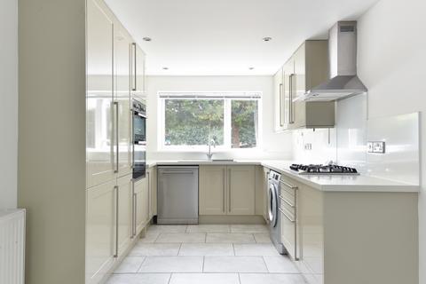 3 bedroom townhouse for sale, Yew Tree Court, Littlebourne