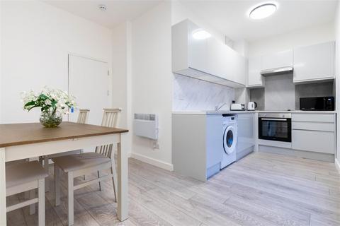 Holloway Road, London, N7