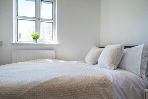 6 bedroom house to rent, Gadd Street, Nottingham NG7