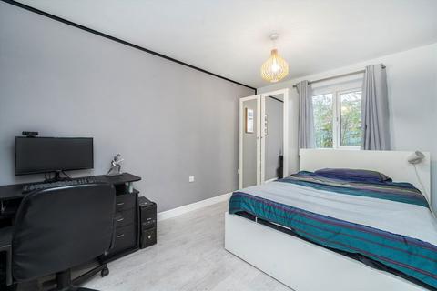2 bedroom flat for sale, Morton Close, London E1